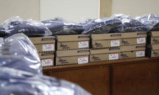 Entrega de uniformes a las y los sindicalizados del ayuntamiento municipal de Ozuluama