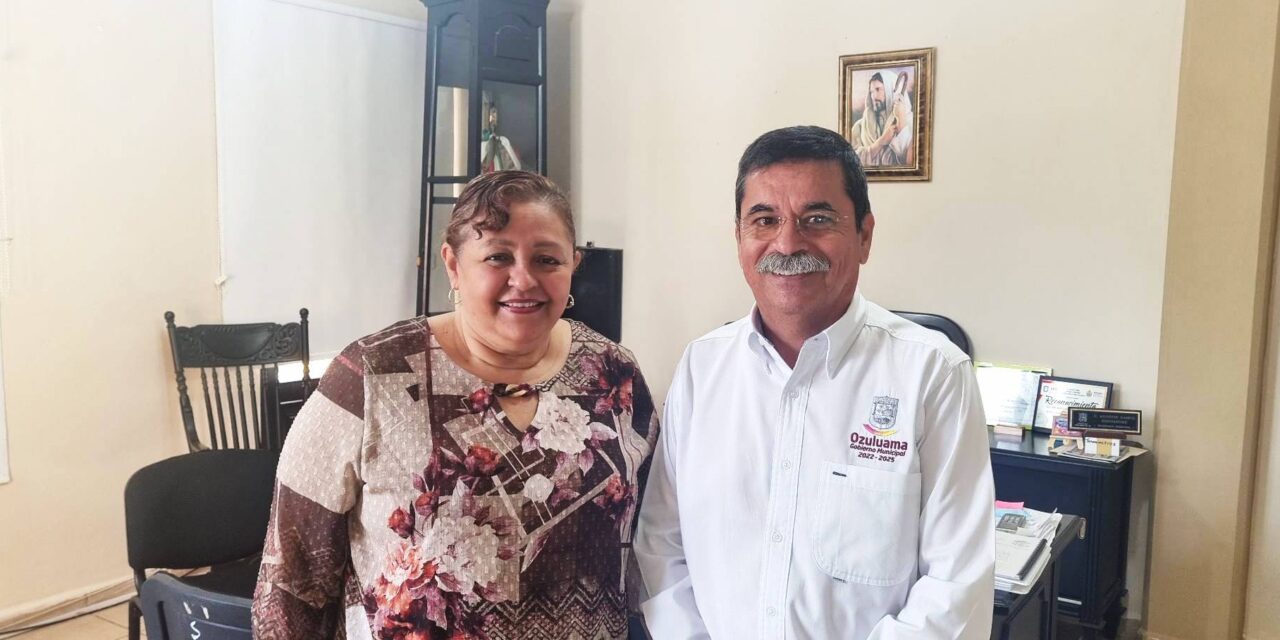 Ozuluama: Donación de pintura a la supervisora preescolar de la zona 124