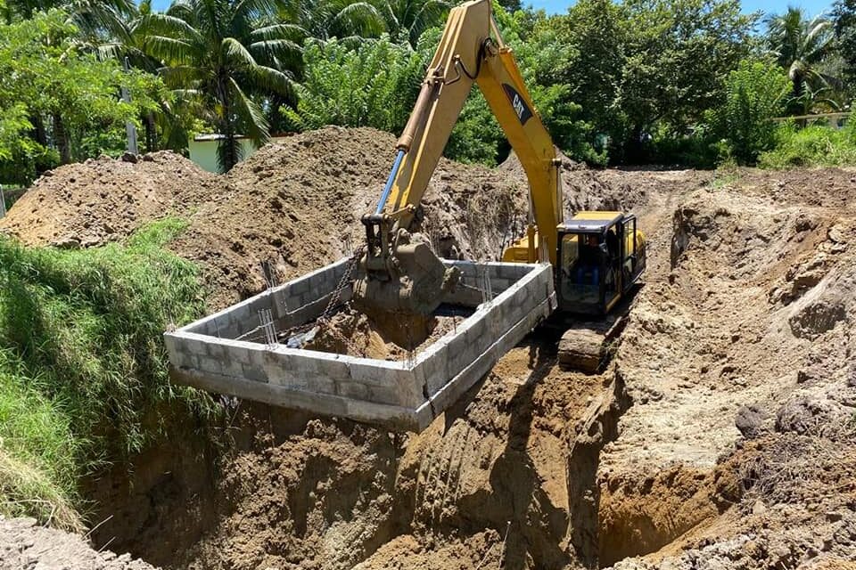 Ozuluama: Trabajos de construcción del pozo en San Luciano