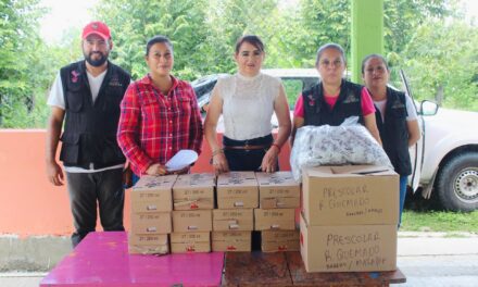 Chontla: Entrega de paquetes alimentarios a diferentes instituciones educativas
