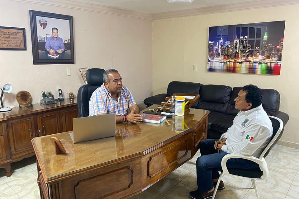 Naranjos: Reunión con el secretario general de la sección 25 de PEMEX