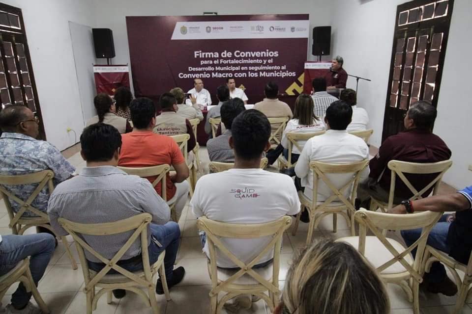 Ozuluama: Firma de convenios para el fortalecimiento y desarrollo municipal