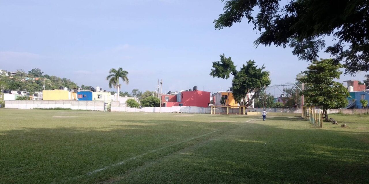 Coatzintla: Limpieza de áreas y campos del municipio