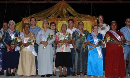 Ozuluama: Coronación de las reinas en el Festival Dorado