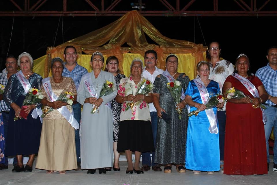 Ozuluama: Coronación de las reinas en el Festival Dorado