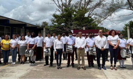 Gutiérrez Zamora: Entrega de instrumentos de banda de guerra