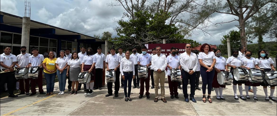 Gutiérrez Zamora: Entrega de instrumentos de banda de guerra