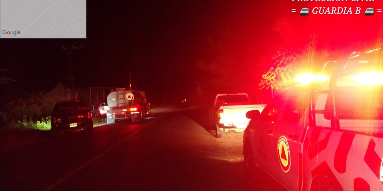 Atiende PC y Bomberos incendio de pastizal en carretera a la Termoeléctrica
