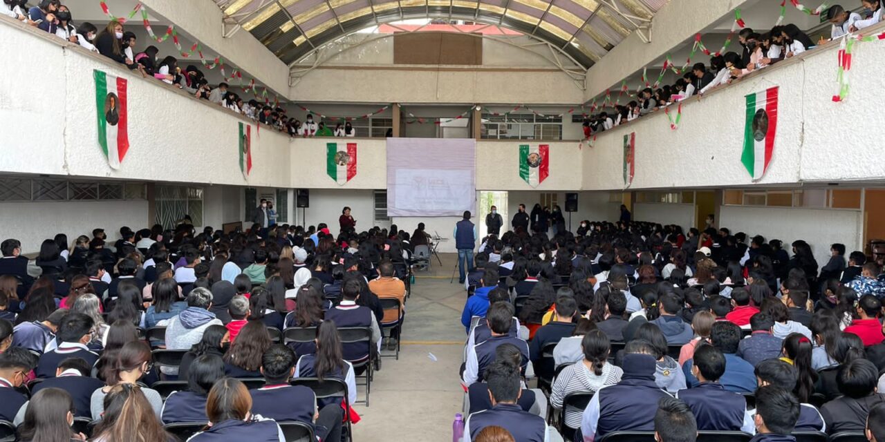 UECS capacita a plantel educativo en prevención al secuestro y engaño telefónico