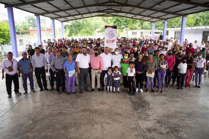 Entrega DIF Tuxpan apoyos alimentarios para diversas localidades del municipio