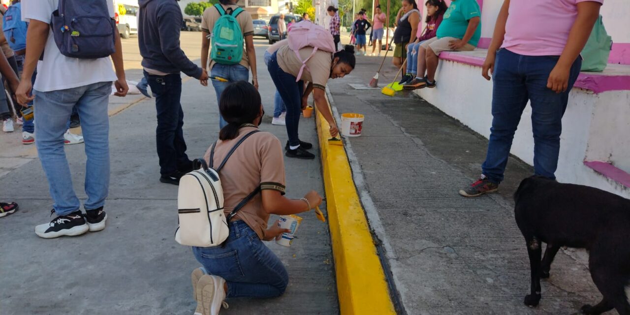 Jornada de limpieza en el malecón de Gutiérrez Zamora