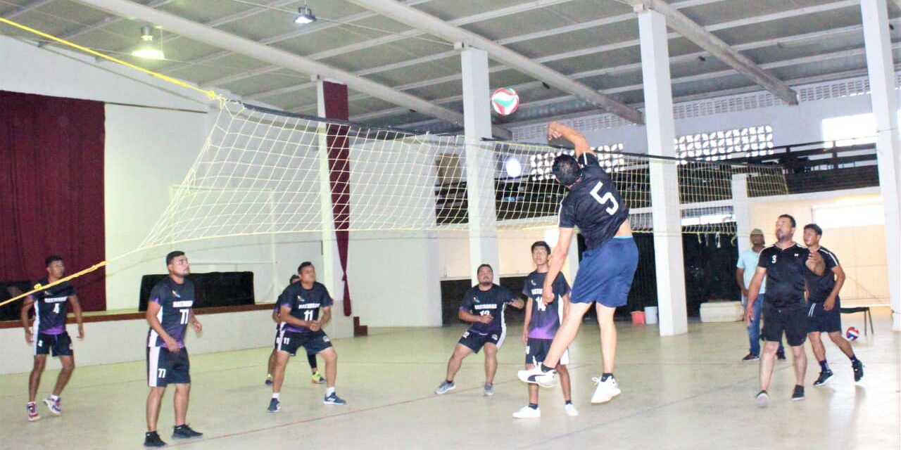 Tamiahua: Semifinal de voleibol varonil entre 300 vs Bastardas