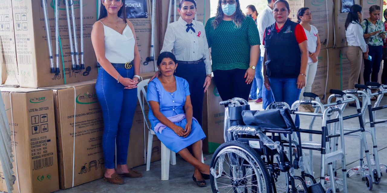 Chontla: Entrega de aparatos funcionales para familias de Veracruz Norte