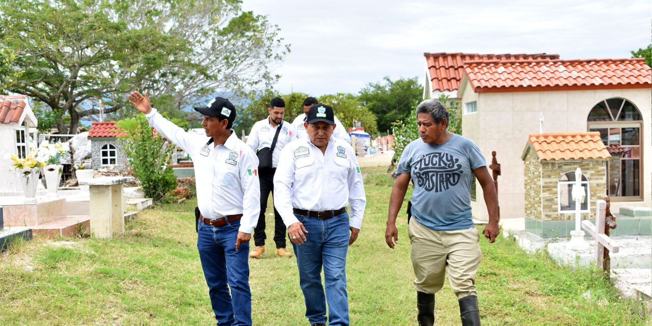 Naranjos: Alcalde visita el cementerio municipal