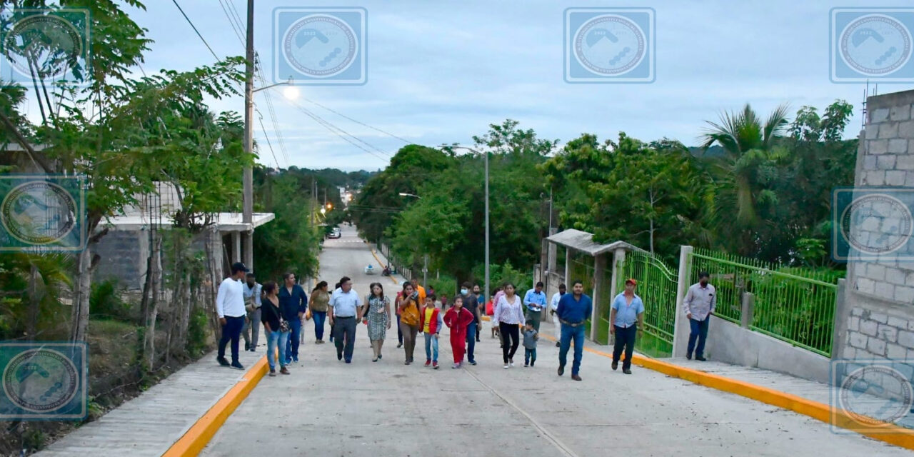Tantoyuca: Avanzan trabajos en la pavimentación de más calles