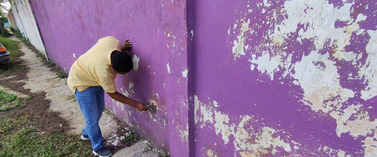 Tamiahua: Mantenimiento en pintura al estadio municipal Leoncio Ramos Careaga