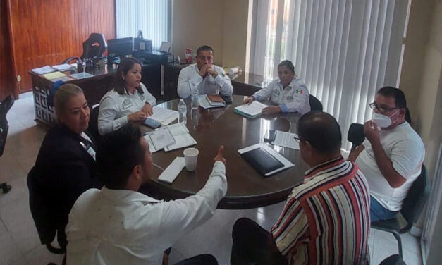 Naranjos: Reunión con el comité de la cancha del fut 7 de la col. Petrolera