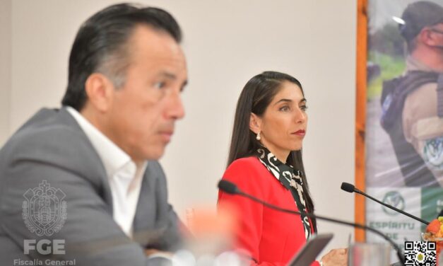 FGE informó sentencia de violencia familiar y vinculación a proceso contra dos policías de Catemaco por delitos de extorsión