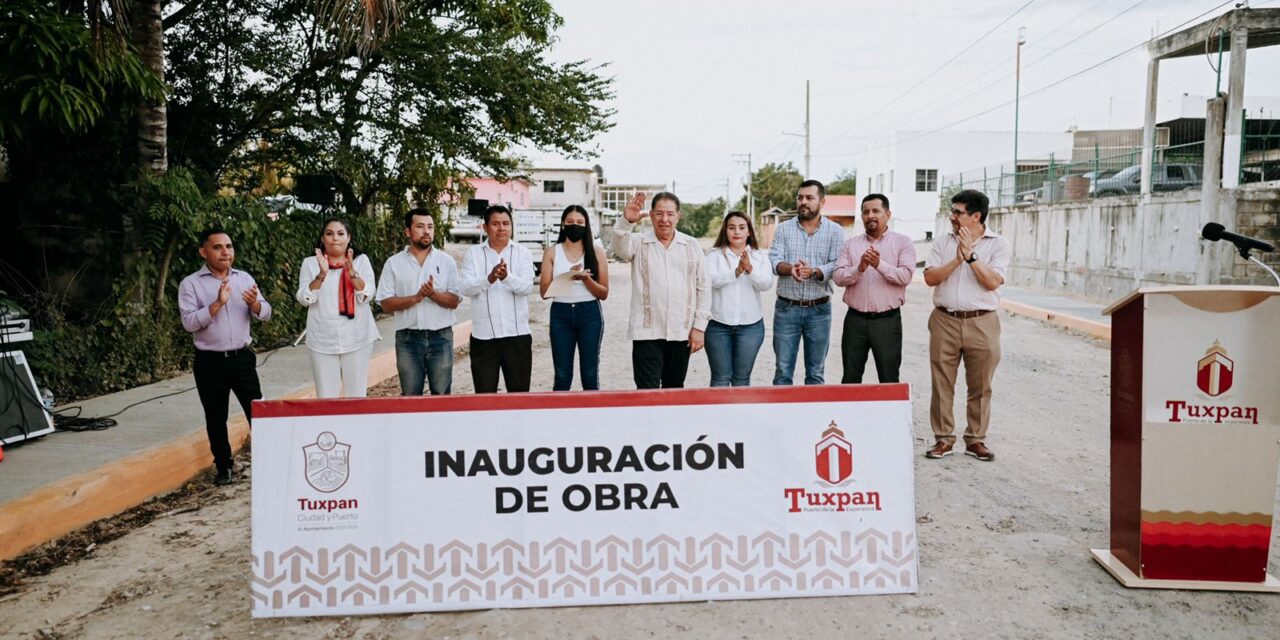 Tuxpan: Se inauguraron obras de guarniciones y banquetas en las colonias El Retiro y Villa Rosita
