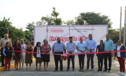 Coatzintla: Inauguran alcalde y vecinos, acceso en puente de barrio de Xico