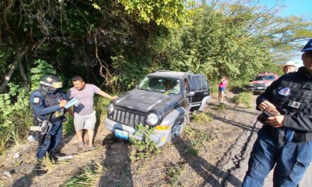 Cerro Azul: Se Accidentan en la Carretera