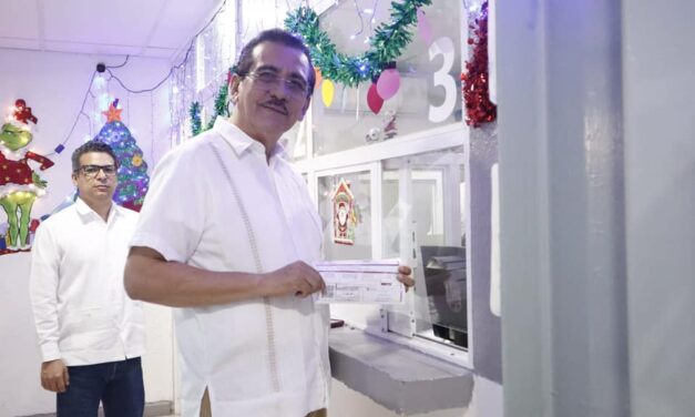 Martínez de la Torre: Rodrigo Calderón, el primero en pagar predial