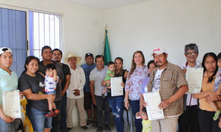 Coatzintla: Entregan las primeras actas de nacimiento en San Fernando Coapechapa