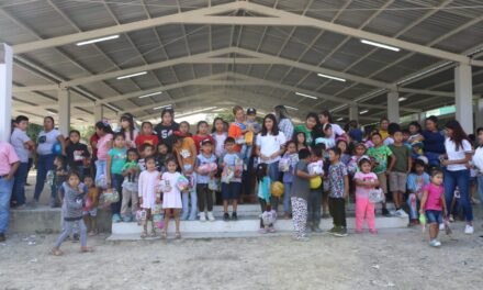 Álamo: Reyes Magos llegaron hasta la comunidad de Héroes del 47