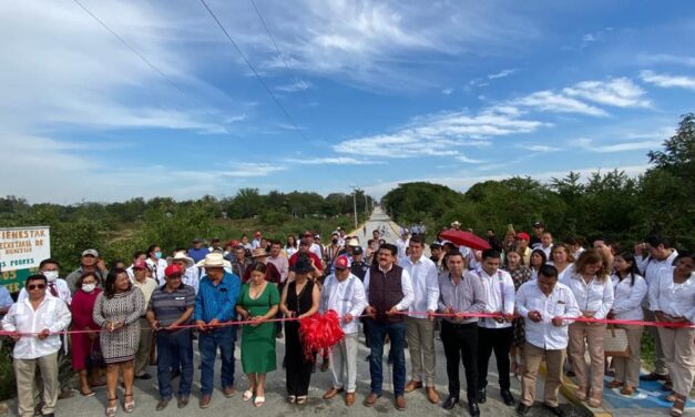 Álamo: Alcaldesa inaugura construcción de pavimentación con concreto hidráulico en la localidad de Tierra Blanca Booxter en su primer etapa