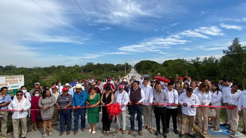 Álamo: Alcaldesa inaugura construcción de pavimentación con concreto hidráulico en la localidad de Tierra Blanca Booxter en su primer etapa
