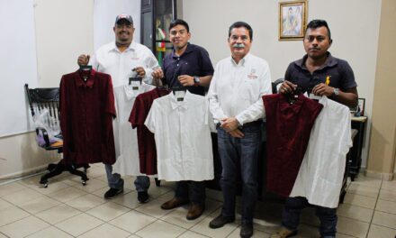 Ozuluama: Entrega de apoyo al trío compas huastecos