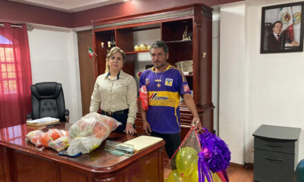 Tamiahua: Entrega de dulces y piñatas para este Día de Reyes