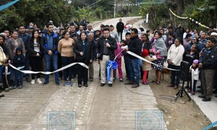 Tantoyuca: Alcalde JGA inauguró una obra más de rehabilitación de camino rural