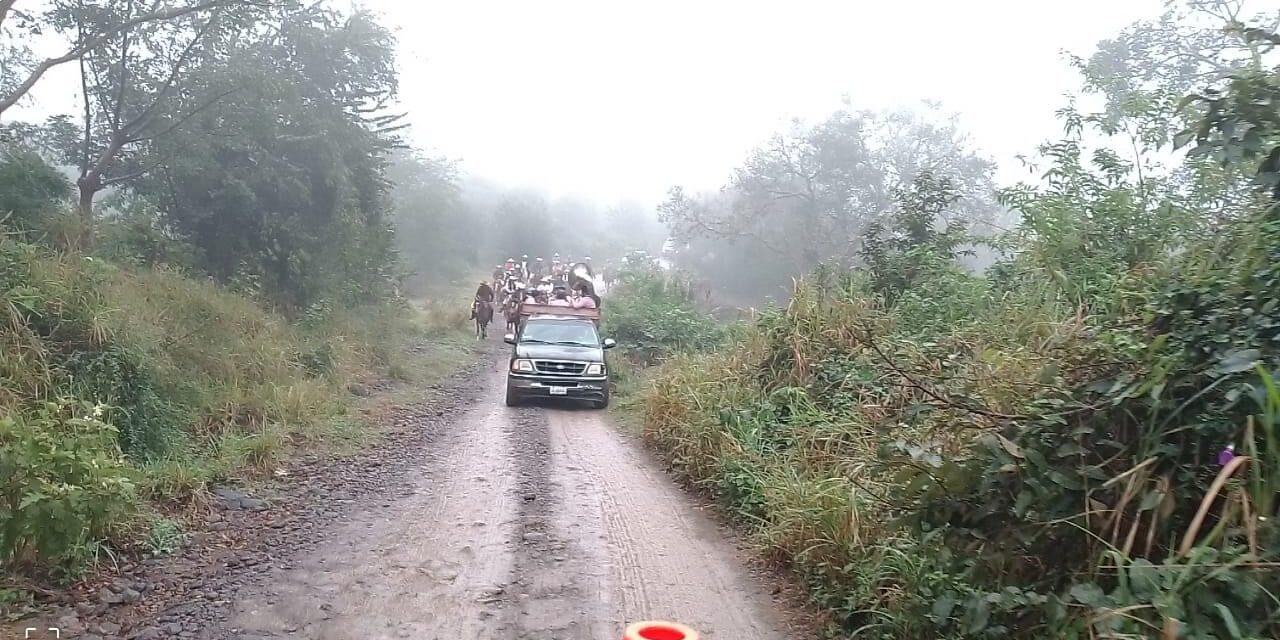 Tepetzintla: Cabalgata en conmemoración a la Fiesta Patronal de «La Guásima»