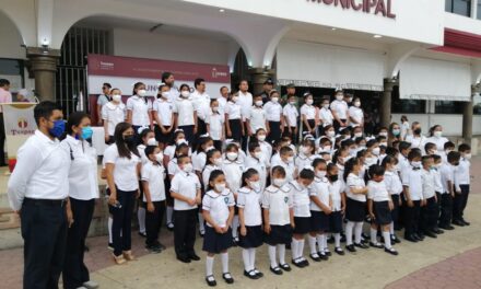 Tuxpan: Conmemoran el Día Internacional de la Mujer en el Lunes Cívico