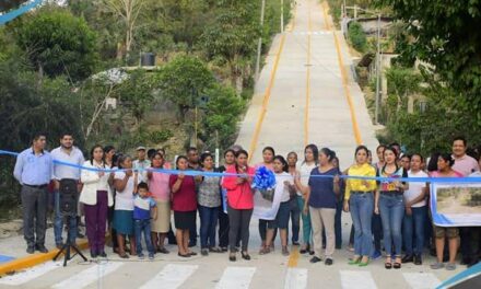 Tantoyuca: Alcalde JGA le cumple a sectores urbanos con más obras de pavimentación de calles