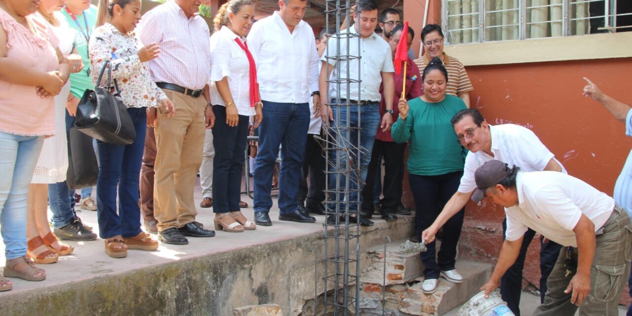 Martínez de la Torre: Rodrigo Calderón pone en marcha obra en la «Escuela Primaria Benito Juárez»