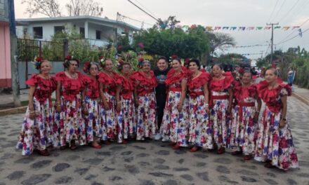Ozuluama: Presentación del club de los años dorados en Chontla