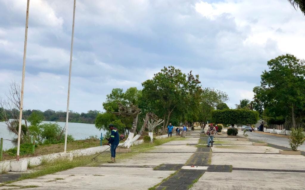 Pánuco: Mantenimiento y limpieza de áreas recreativas en el malecón Agustín Lara