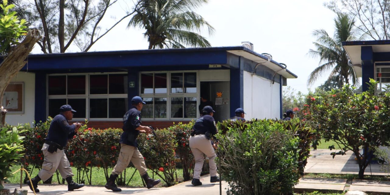 Gutiérrez Zamora: Con éxito se lleva a cabo un simulacro de detonación de arma de fuego en CBTis 191