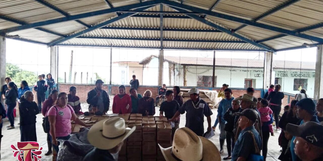 Tlachichilco: Entrega de despensas y cobijas en las comunidades de Landero y Coss