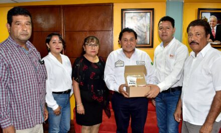 Naranjos: Alcalde recibe a la nueva directiva de la coordinación de la sección 32 del SNTE