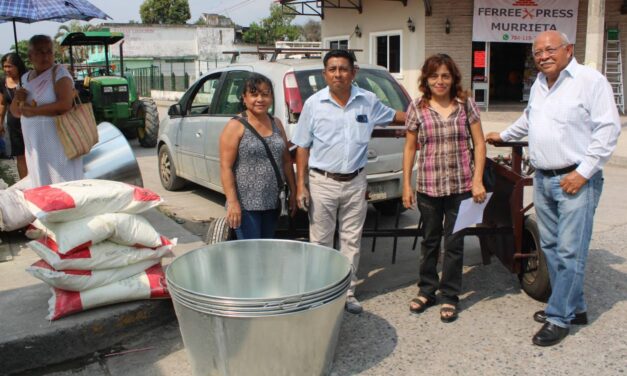 Coatzintla: Entrega SEDARPA insumos y equipo para seguir trabajando en las escuelas extensionistas de diversos municipios