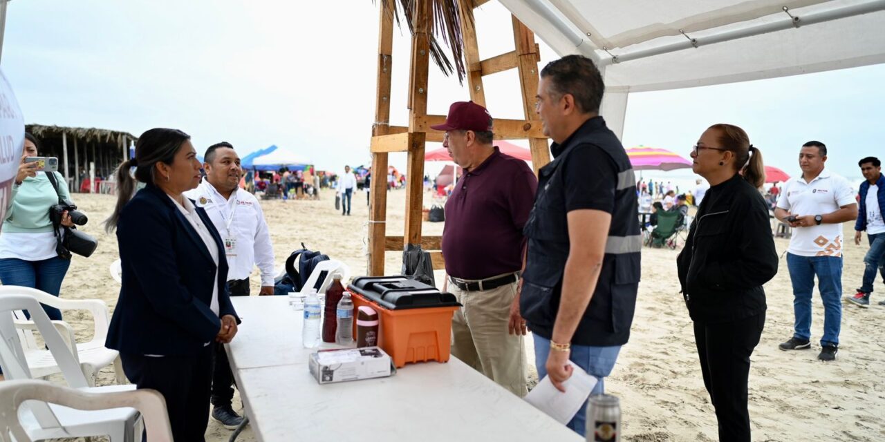 Tuxpan: Secretario de Turismo Iván Martínez Olvera y el alcalde José Manuel Pozos Castro realizaron un recorrido por la playa