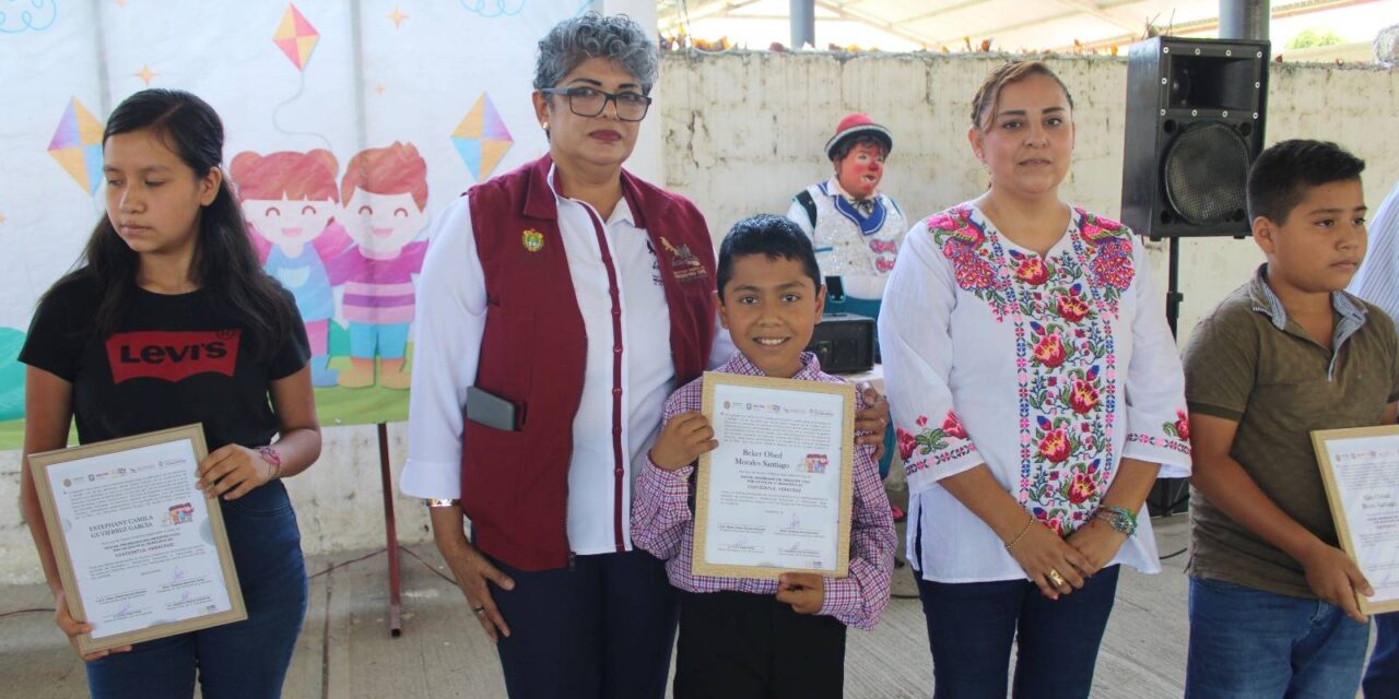 Coatzintla: Niños participantes ganan concurso para ser oficiales del registro civil por un día