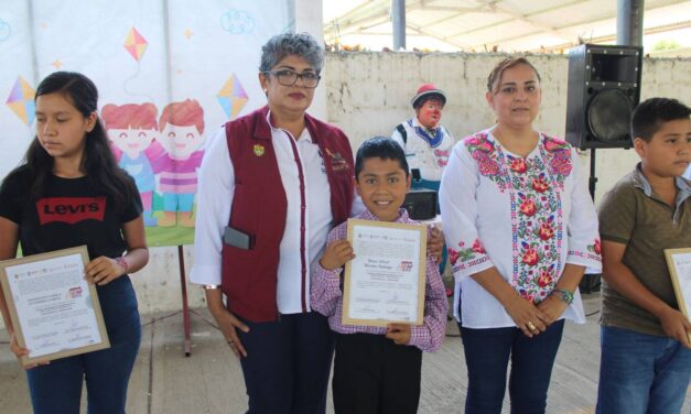 Coatzintla: Niños participantes ganan concurso para ser oficiales del registro civil por un día