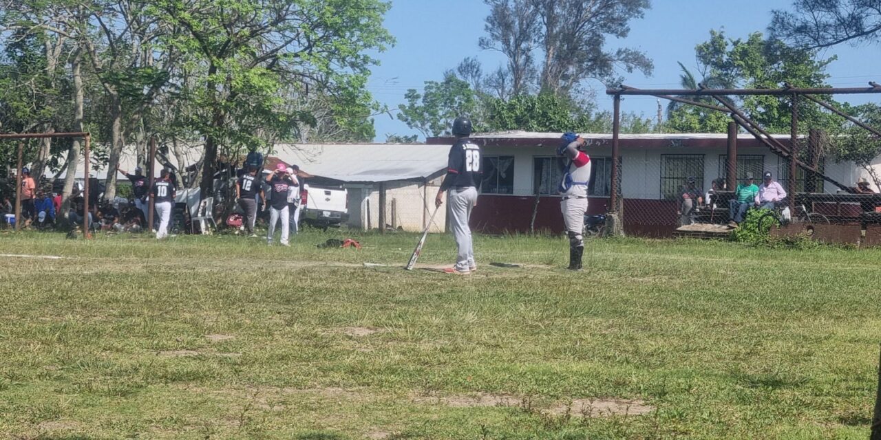 Ozuluama: Juego de béisbol en San Gregorio