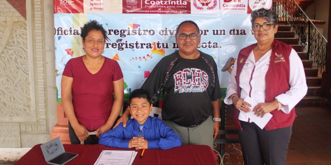 Coatzintla: Cumple su jornada de trabajo el pequeño ganador como “oficial del registro civil por un día” convocado por la dependencia en el estado