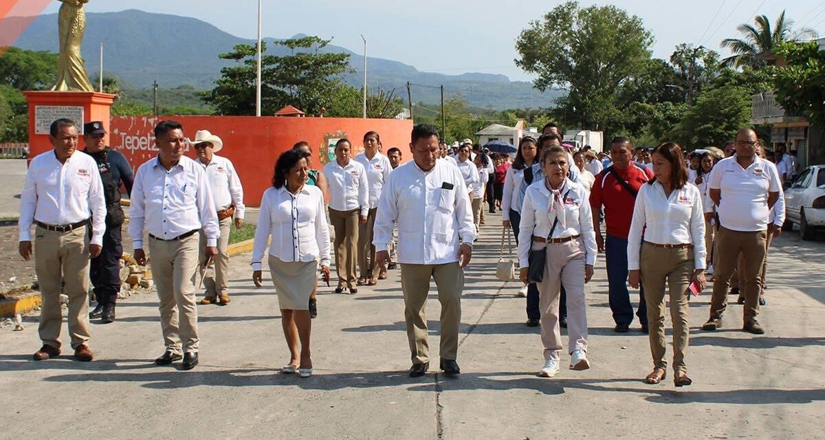 Tepetzintla: Desfile en conmemoración al 1ro de Mayo “Día del trabajo”