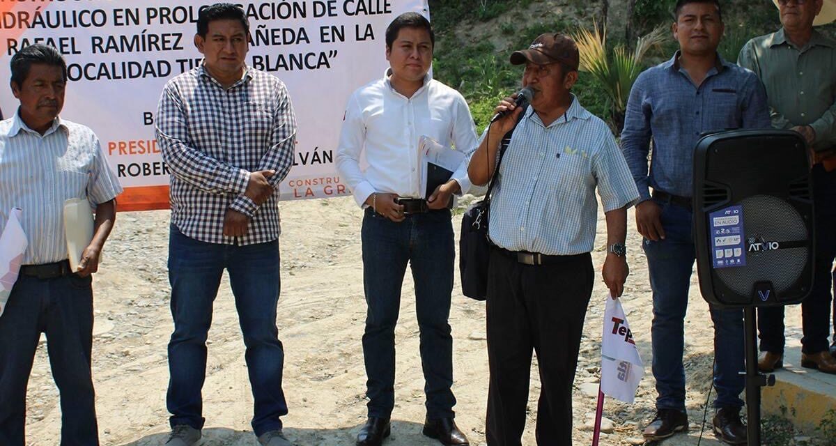 Tepetzintla: “Construcción de rampa con pavimento hidráulico en prolongación de calle Rafael Ramírez Castañeda”